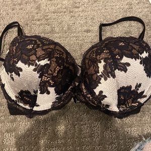 Victoria’s Secret bra 34 D